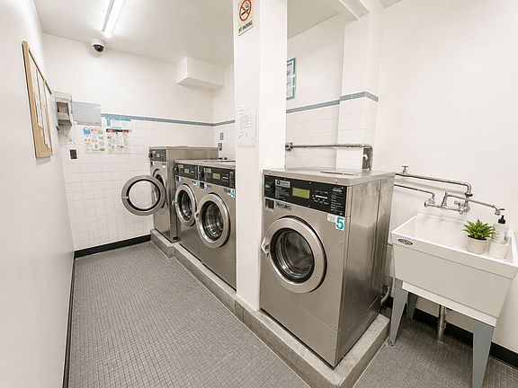 5th image of 1902 Beverley Rd APT 5C