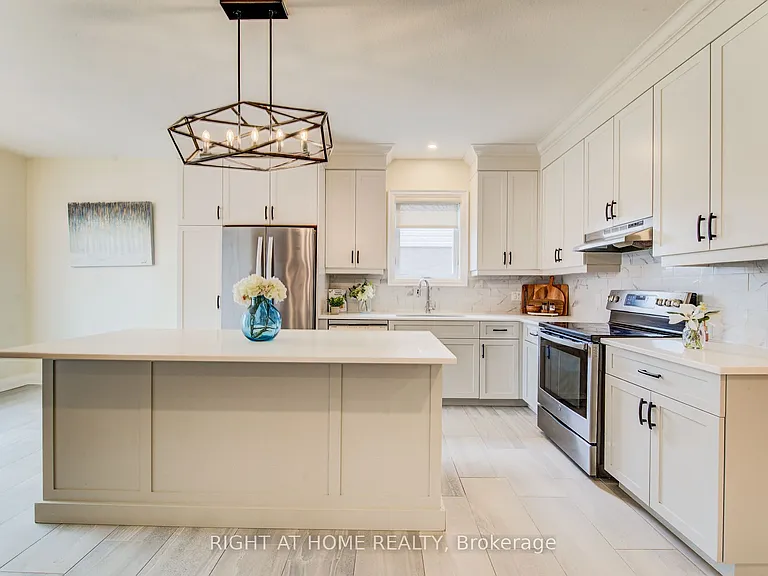 138 Woodberry Cres — Photo 15