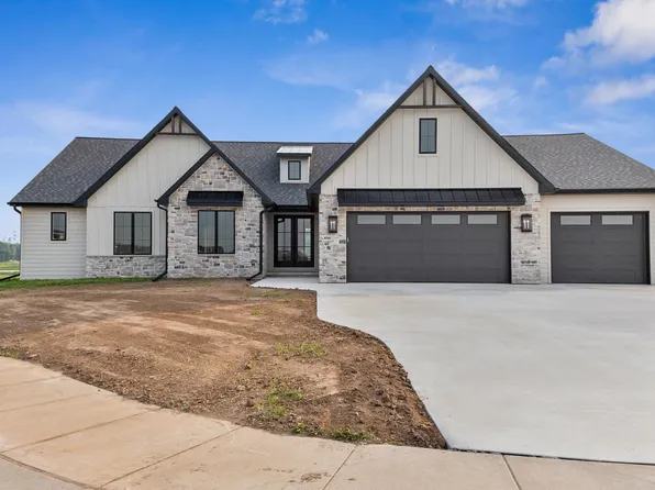 143 Beckerae Ct, Wrightstown, WI 54180