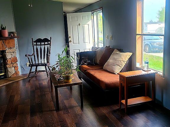 4th image of 321 Sandalwood Trl