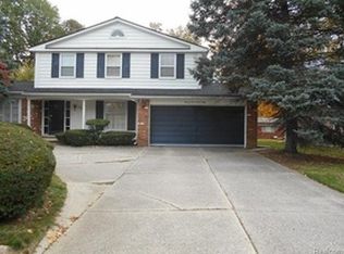 27740 Arlington Dr, Southfield, MI 48076