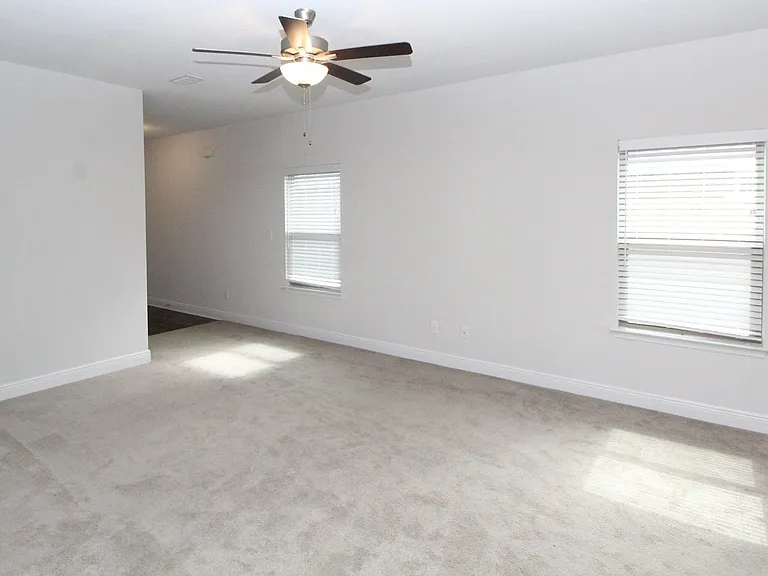3865 Sandspur Ln — Photo 4