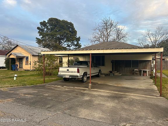 2nd image of 410 Karen Dr