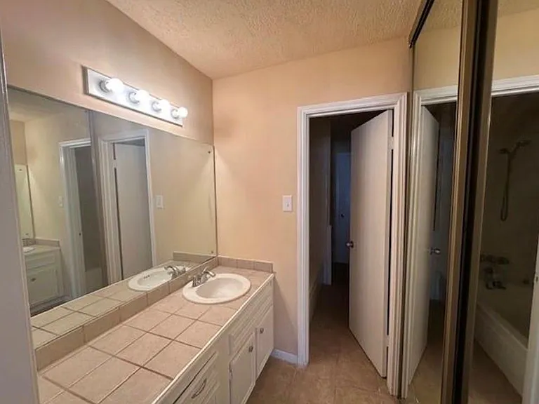 5921 Arncliffe Dr #5921 — Photo 12