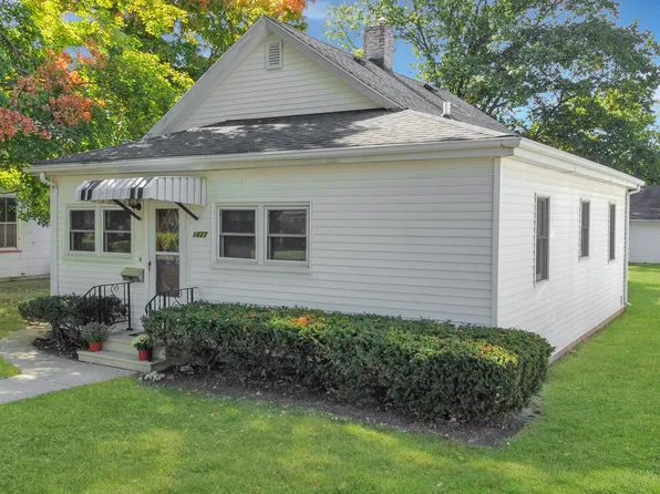 1627 Sycamore St, Ottawa, IL 61350