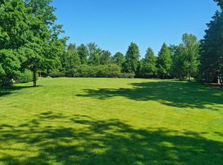 1615 W Broadland Ln, Lake Forest, IL