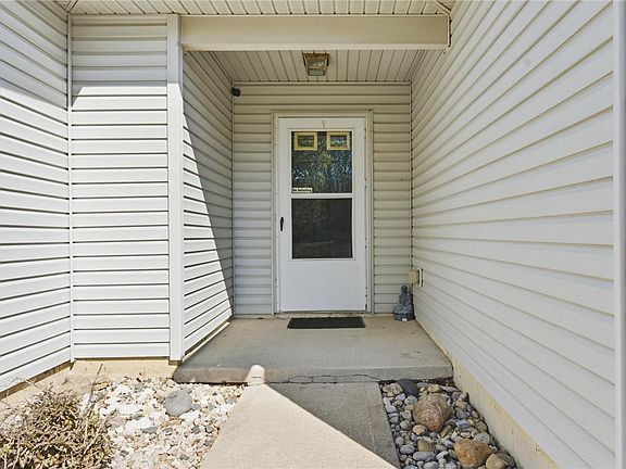 2nd image of 898 Greengate Dr