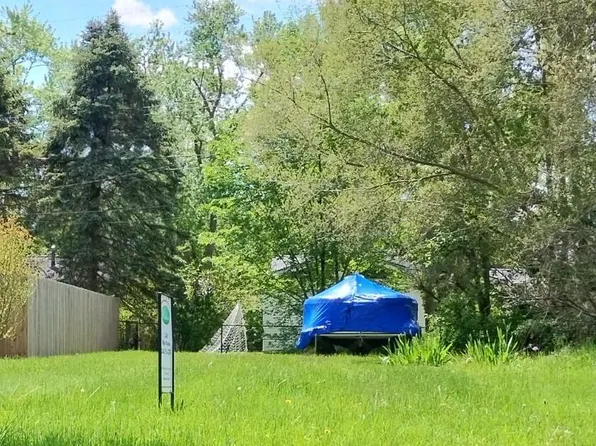 Rowan Blvd, Waterford, MI 48329