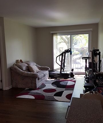 5th image of 9562 Park Ln APT 2C