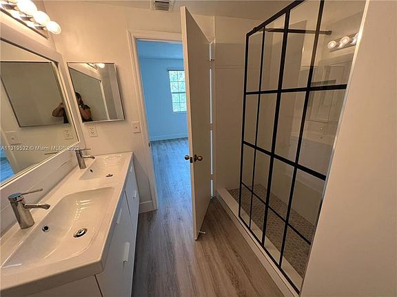 5th image of 1411 Barcelona Way #1-27