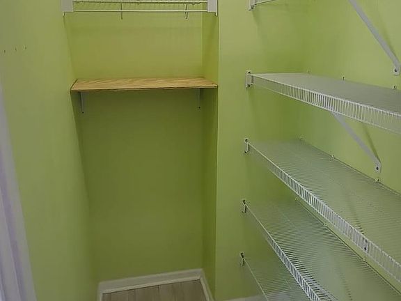 5th image of 15208 Alpine Dr