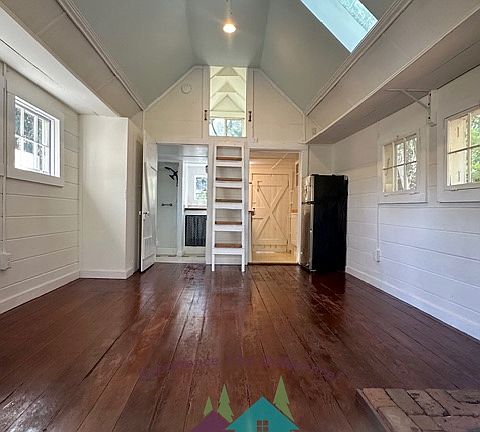 4th image of 318 Nile St