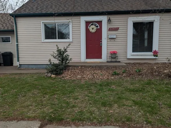 22431 Glen Ct, Saint Clair Shores, MI 48080