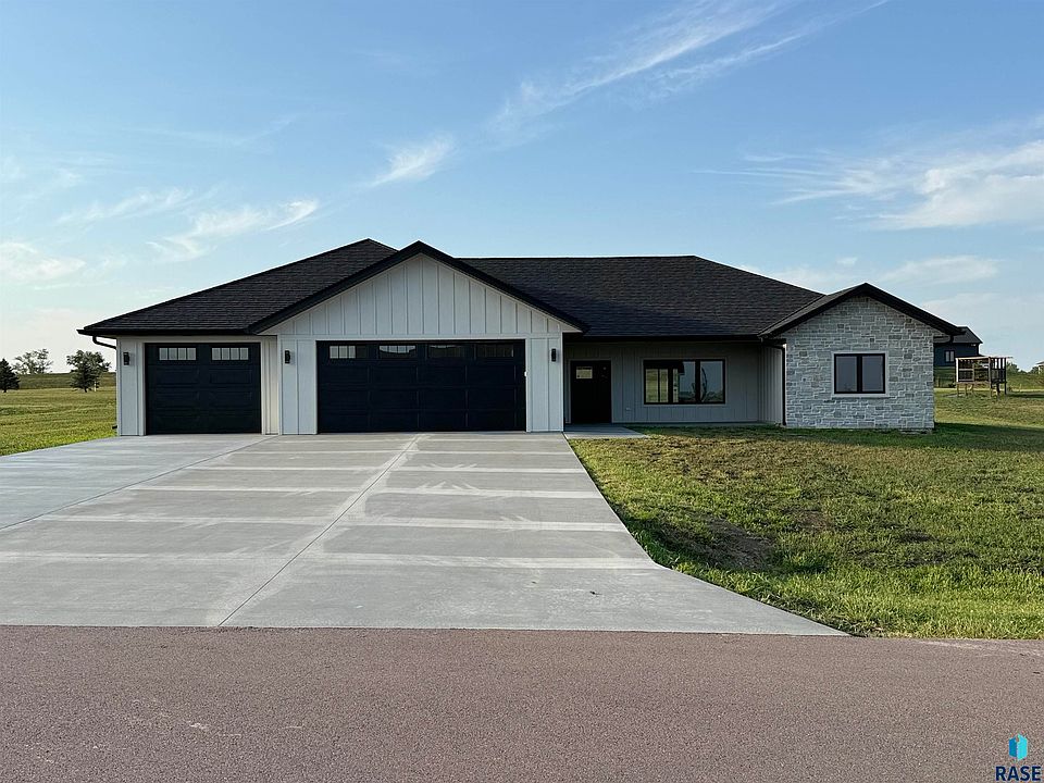 1st image of 106 Caleb Ct