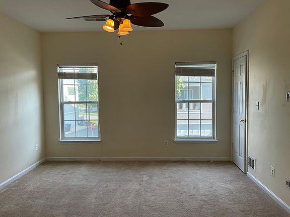 5th image of 20236 Portsmouth Blvd #502