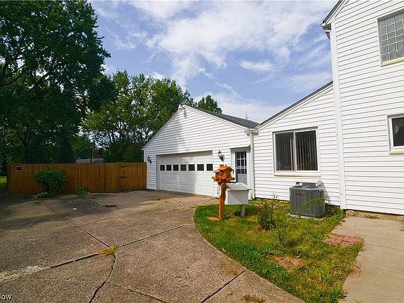 3rd image of 217 Berkshire Dr