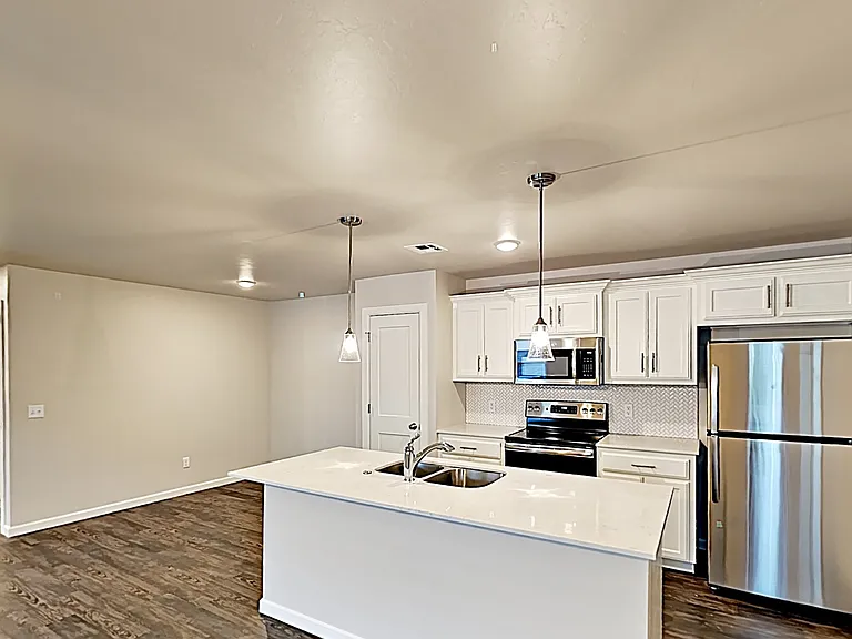 4920 Avion Ct — Photo 5
