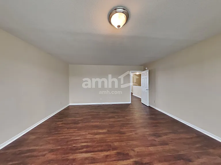 10522 McClain Dr — Photo 13