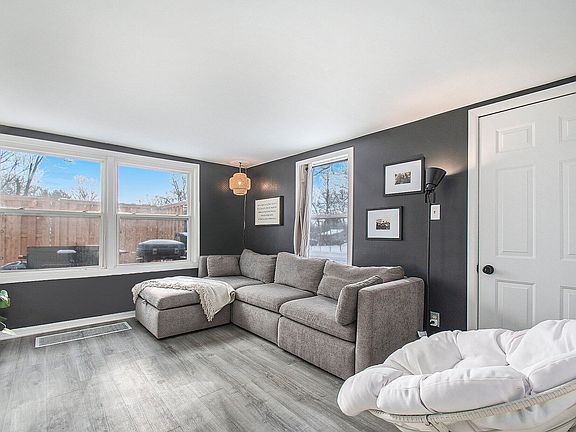 5th image of 2711 West St