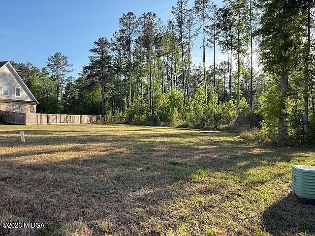 2nd image of 101 Camden Trce