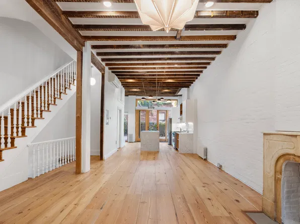 160 Hall Street image 1 of 31
