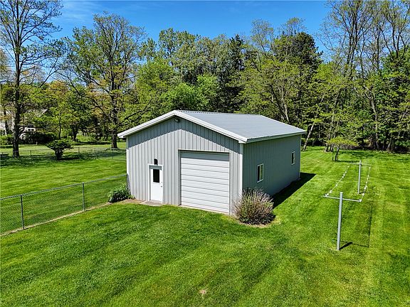 4th image of 472 Vosburg Rd