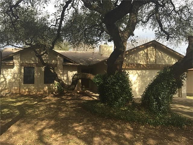 1315 Piney Creek Lane in the Anderson Mill West Subdivision... Cedar Park, TX