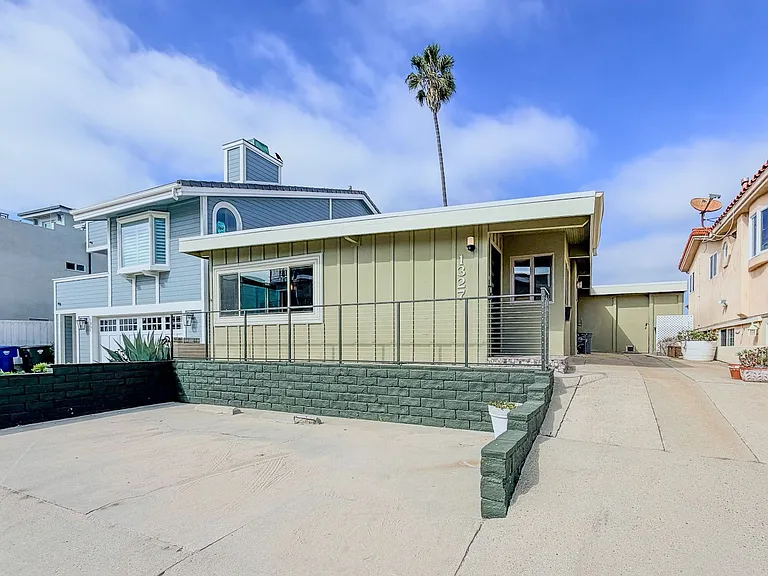 1327 Devon Ln — Photo 31