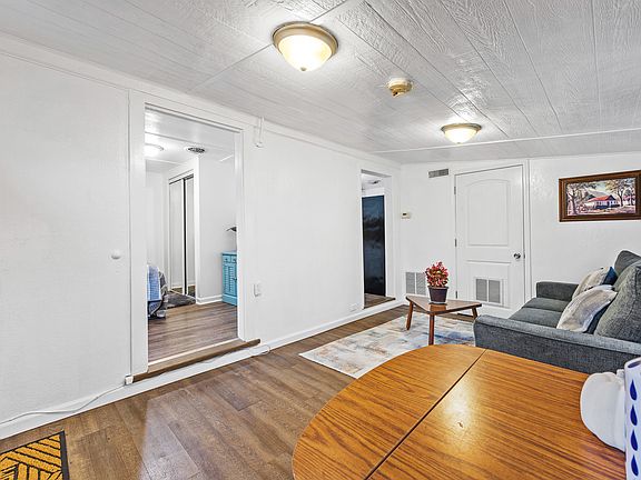 5th image of 201 Meadow Ave #1