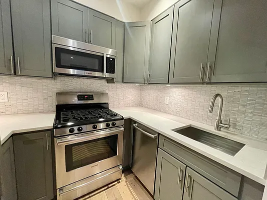 Rented by Vertical Real Estate LLC | media 1