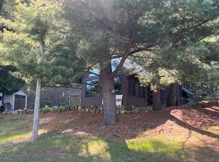 2335 Andy Mountain Lane, Harpers Ferry, IA 52146