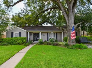 6127 Holly Springs Dr, Houston, TX 77057
