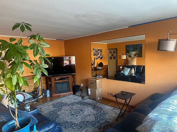 5th image of 11516 Springfield Boulevard #1