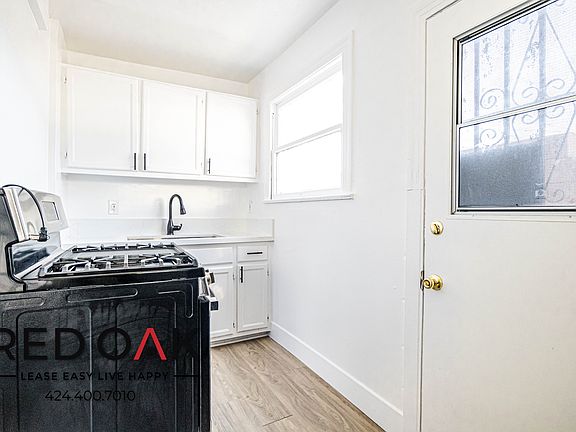 4th image of 3908 W Mont Clair St #3/4