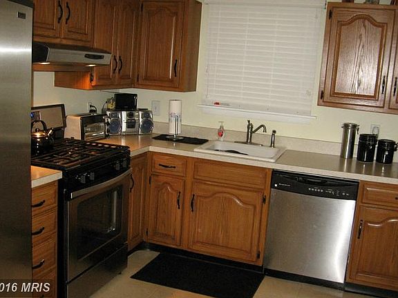 3rd image of 8255 Ahearn Dr