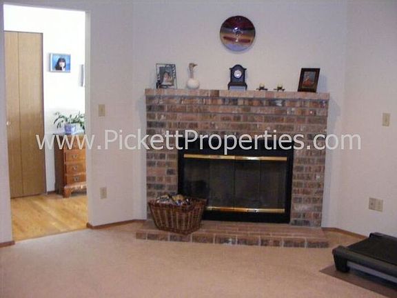 4th image of 10252 Ashley Cir NW