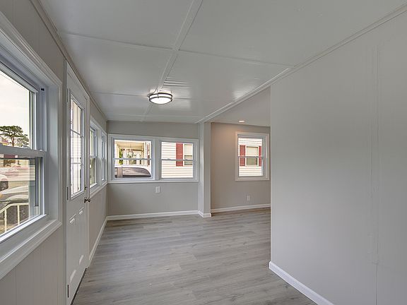 4th image of 4007 7th St