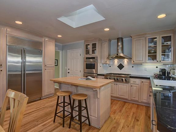 4th image of 416 Hershner Way