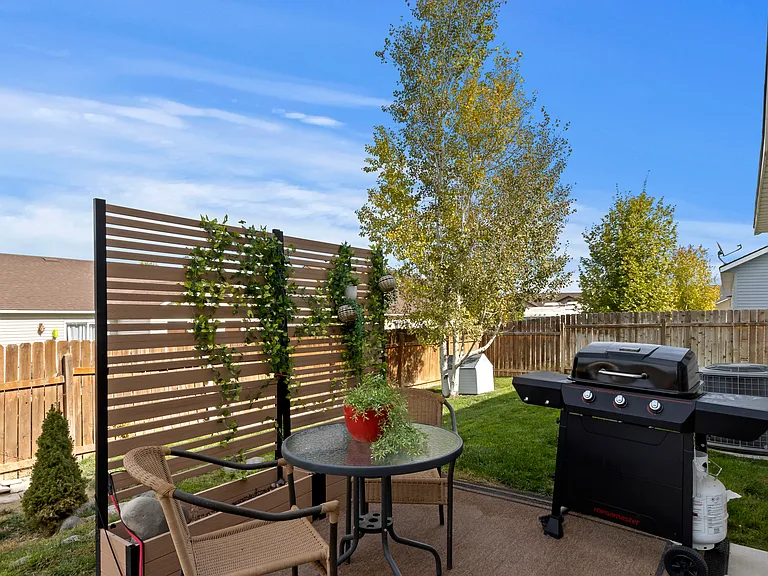 1544 Vista Dr — Photo 18
