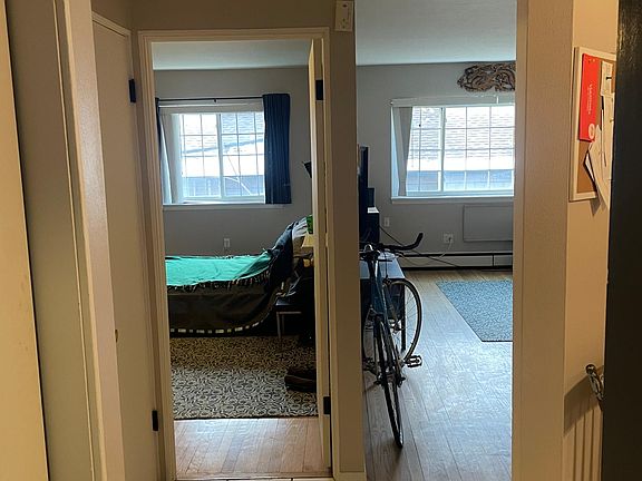 4th image of 1733 N Cambridge Ave APT 207
