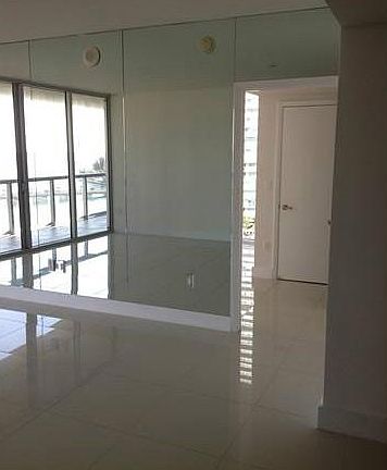 4th image of 495 Brickell Ave #1111