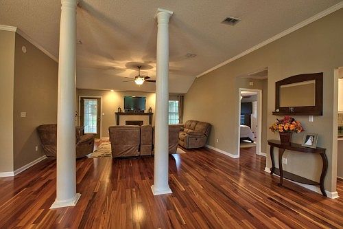 5th image of 900 Park View Dr