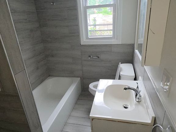 3rd image of 194 W Broadway #1F