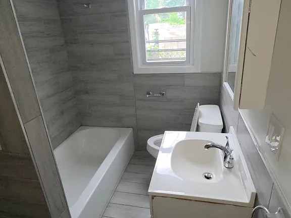 194 W Broadway #1F — photo 5 of 5