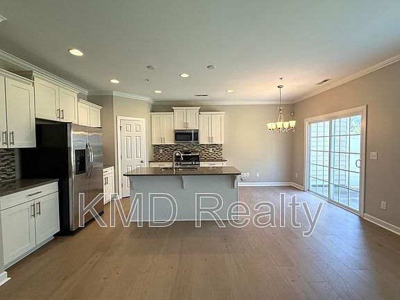 4th image of 11504 Amarone Dr