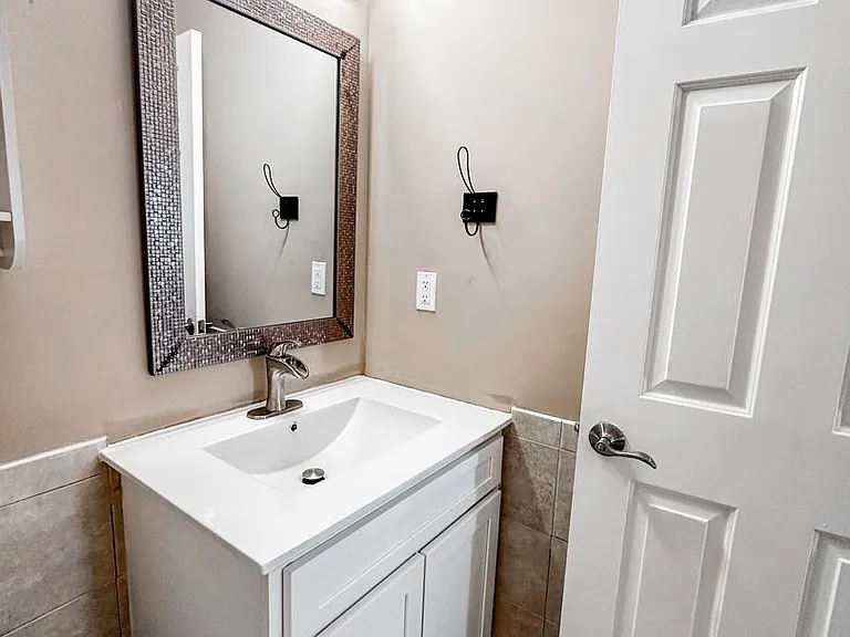 233 Goshen Ln — Photo 19