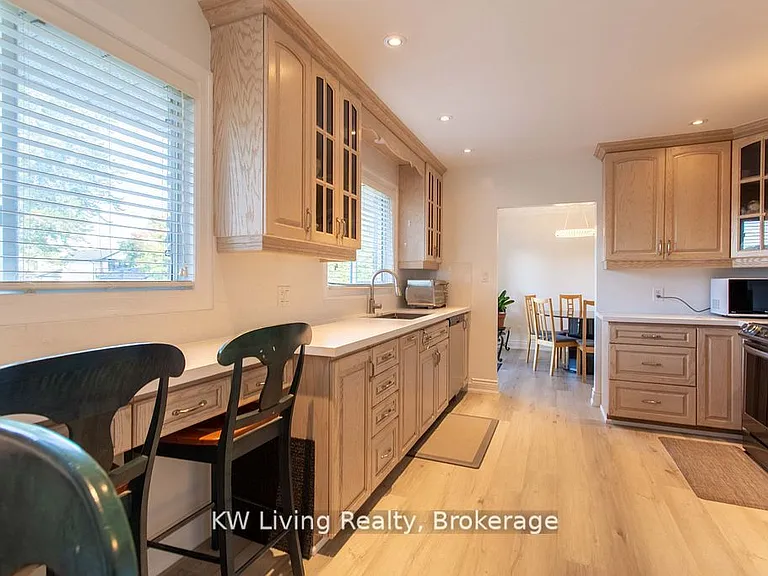 702 Lake Dr S — Photo 21
