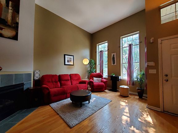 3rd image of 2626 W Belmont Ave
