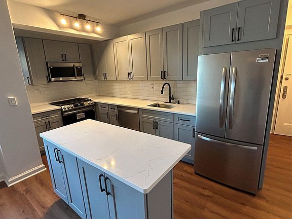 3rd image of 210 Pelham Road #1P