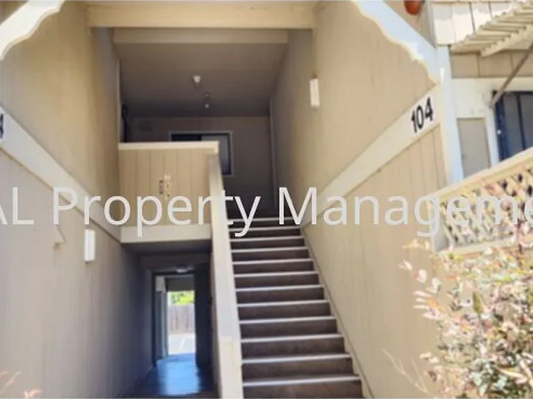 104 W Rossi St #9 — Photo 10
